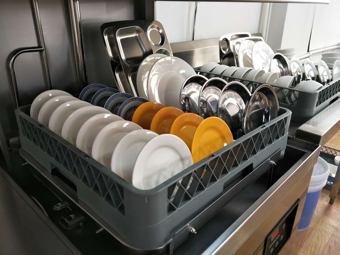 Hood-type dishwashers